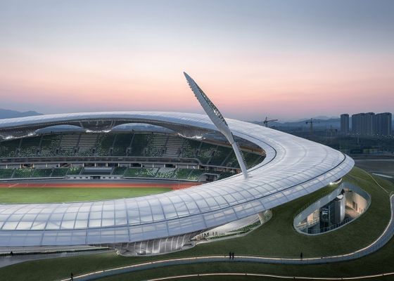 Galvanisierte Stahlkonstruktions-Stadions-leichte Fertigerrichtende Stahlturnhalle