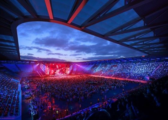 Helle Fertigmetallturnhallen-Gebäude führten vor Stahlstadion aus