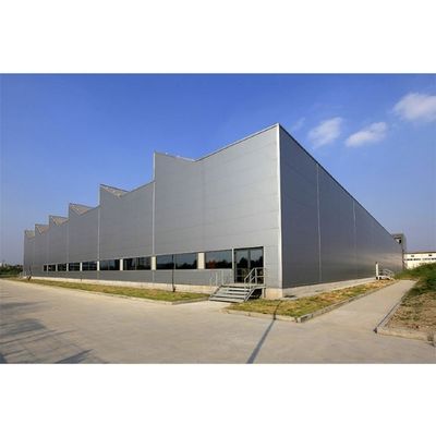 Stahlkonstruktions-Lagerhalle mit Rollladen/Schwing-/Schiebetüren und Schräg-/Flachdach